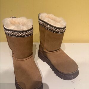 UGG Tan Winter Boots with Cream Fur